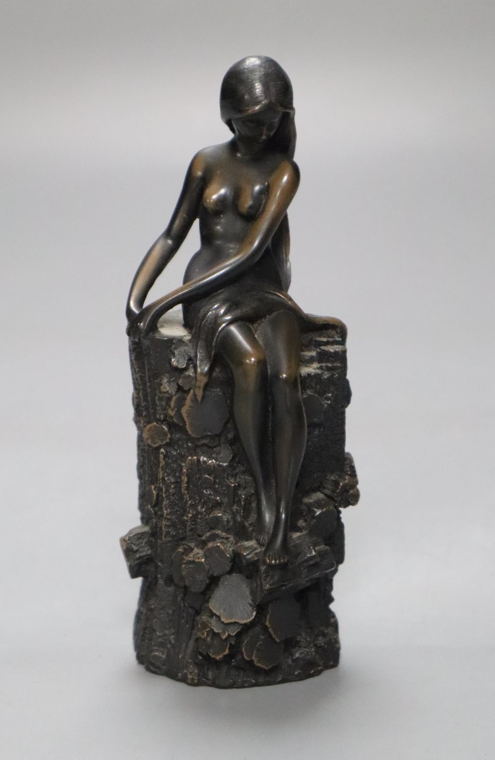 Giovanni Schoeman. A resin model of a seated nude female, dated 76, height 14cm